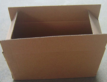 青岛牛皮纸单瓦楞(3层)纸箱